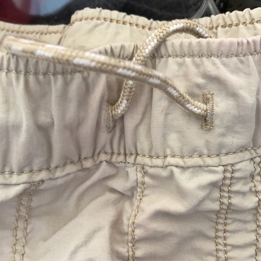 Old navy toddler shorts 2t - Picture 2 of 3